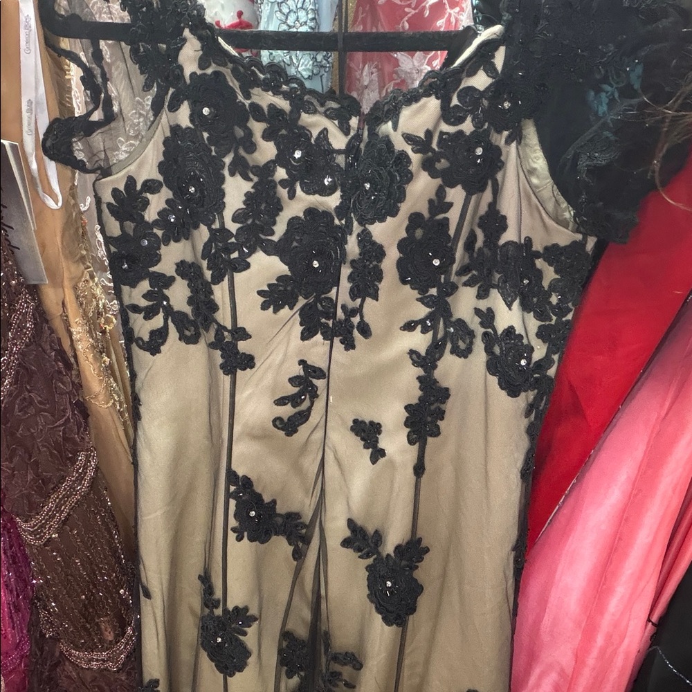 Jovani Black Floral Lace Long Sleeve Dress 10 - Picture 9 of 12